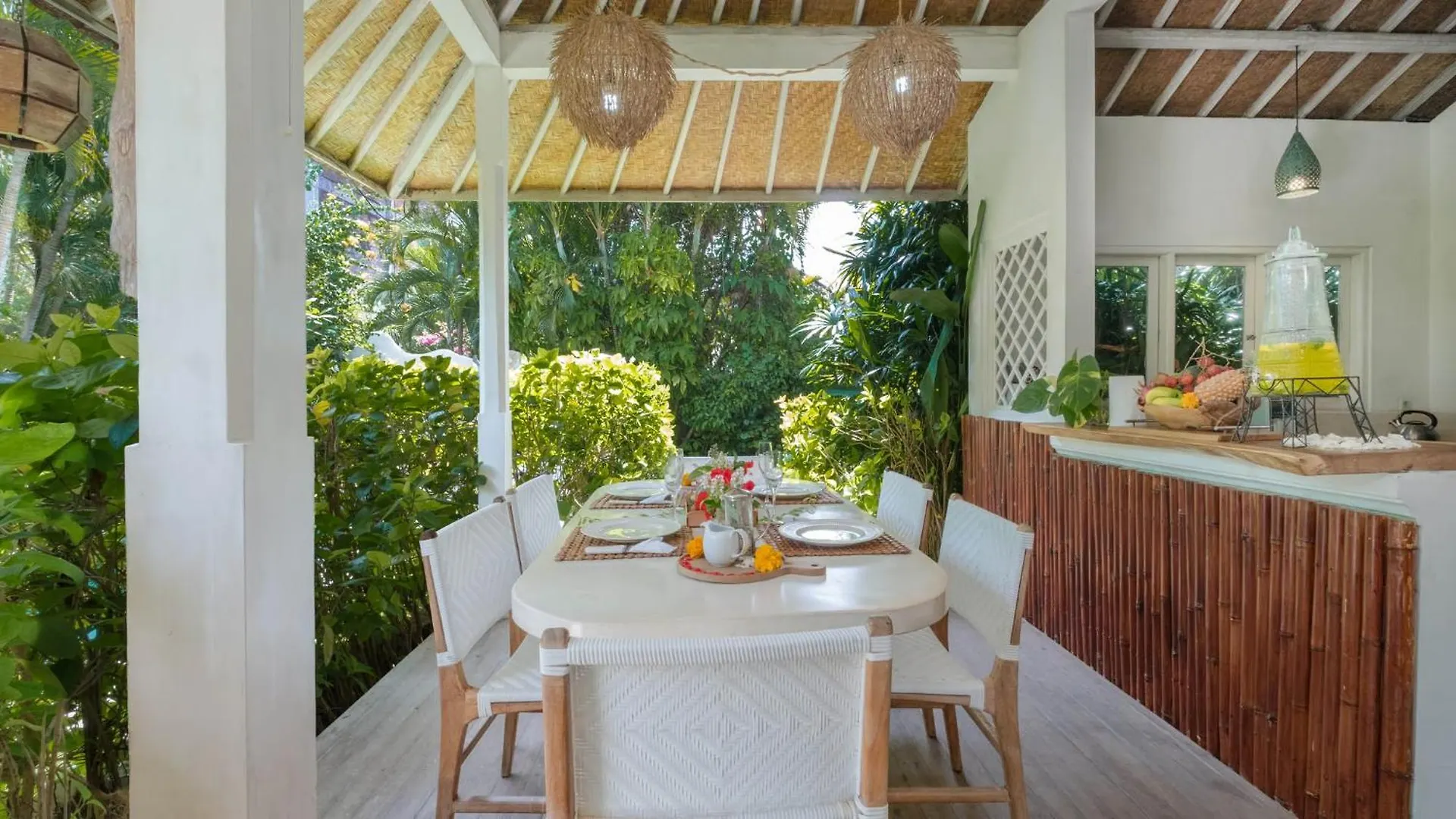 Ocean Luxury Villas Indonesia