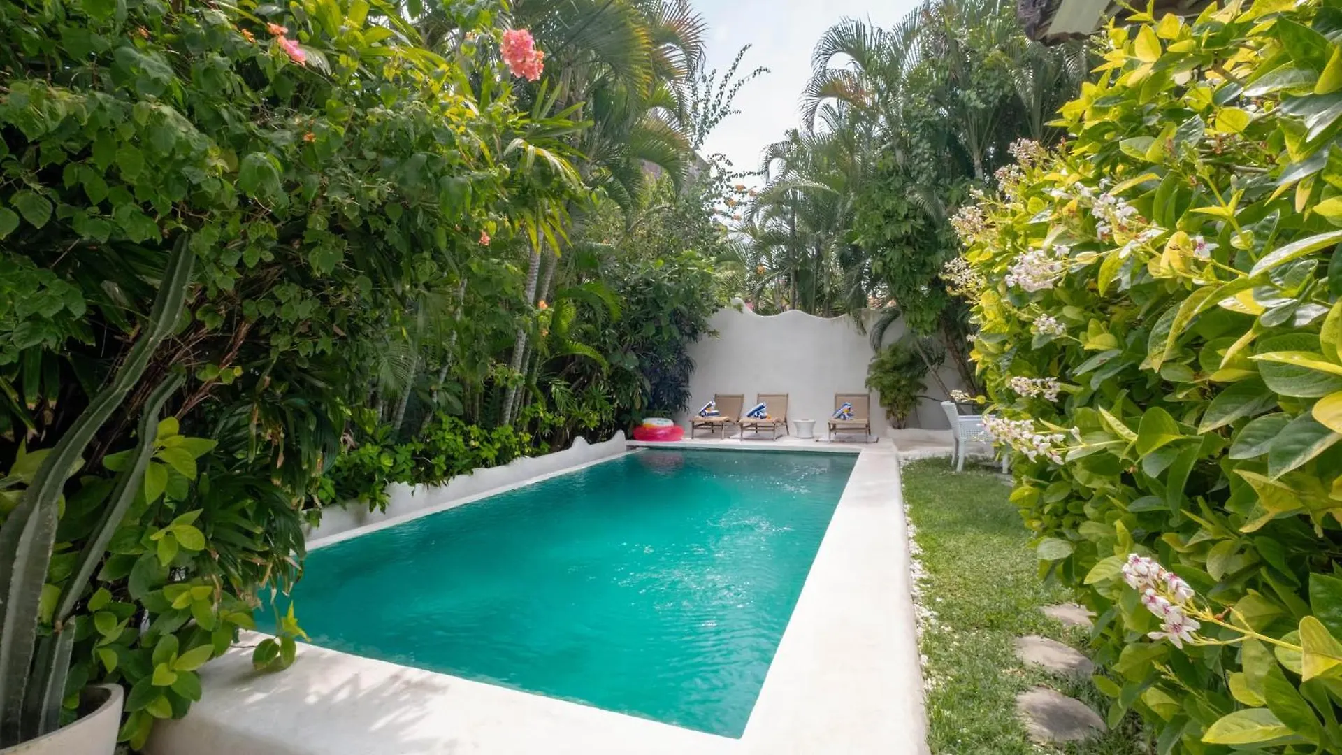 The Ocean Luxury Villas Resort Семиньяк Индонезия