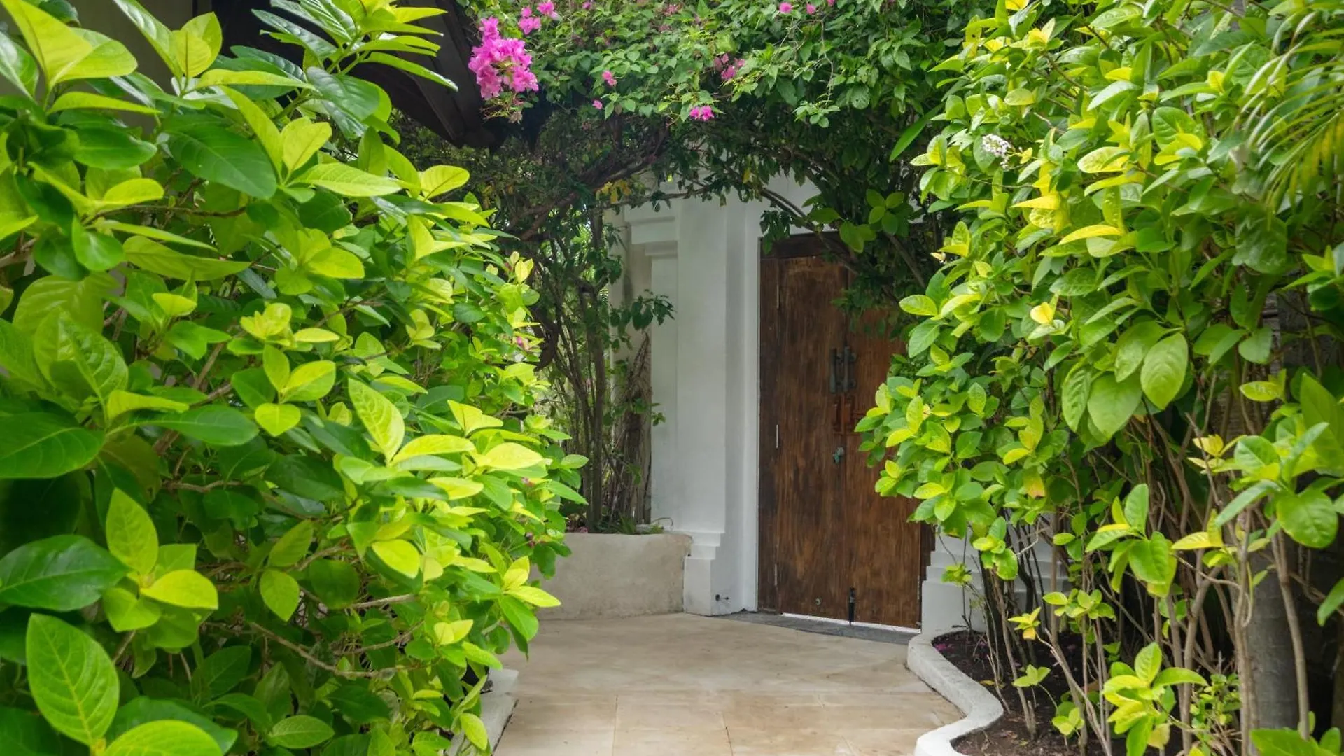 The Ocean Luxury Villas Resort Семиньяк