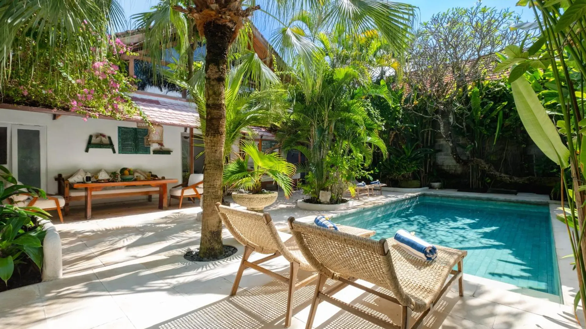 The Ocean Luxury Villas Resort Семиньяк Индонезия